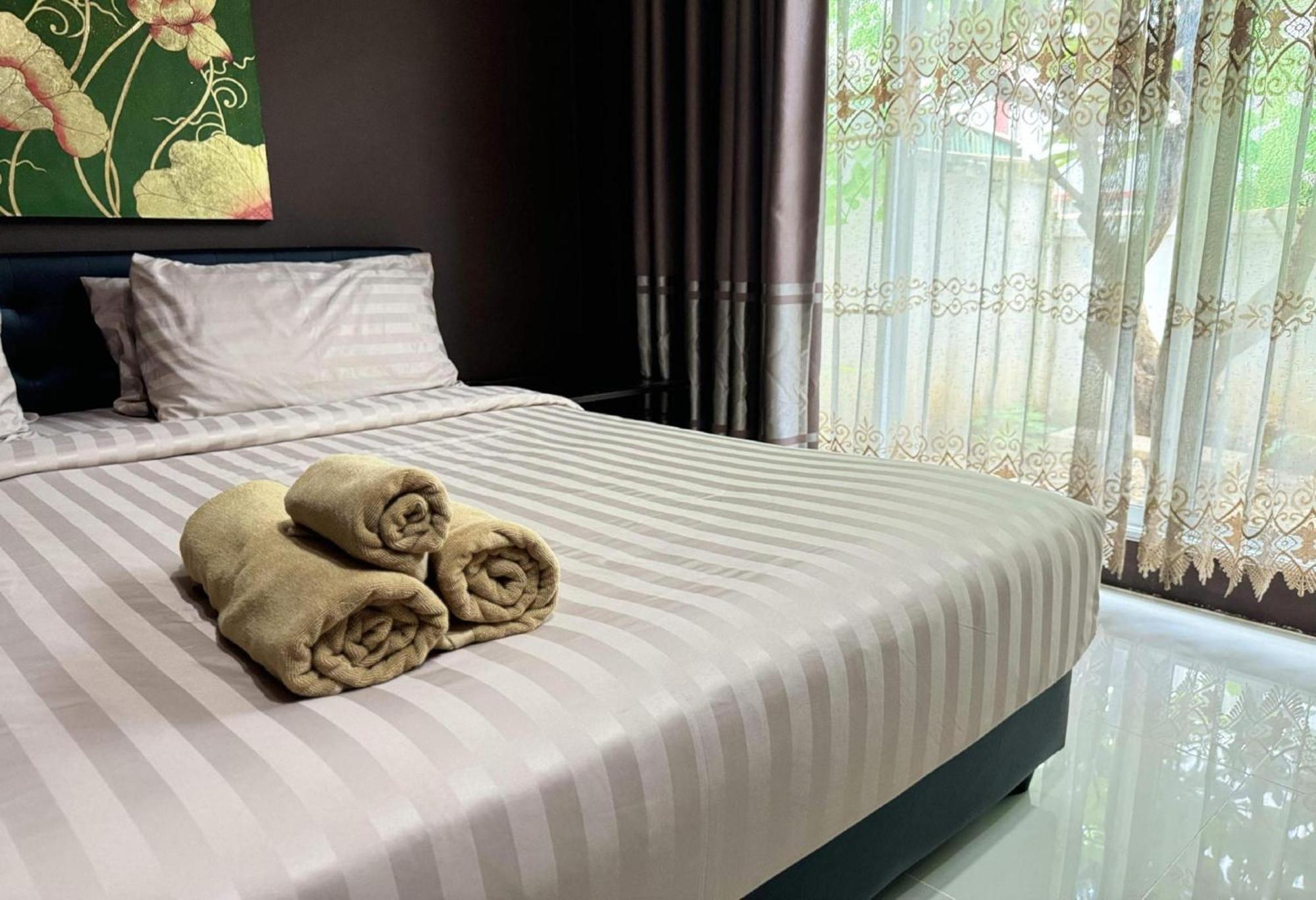 Готель Collection O Bupamontra Chiangmai Чіангмай Екстер'єр фото