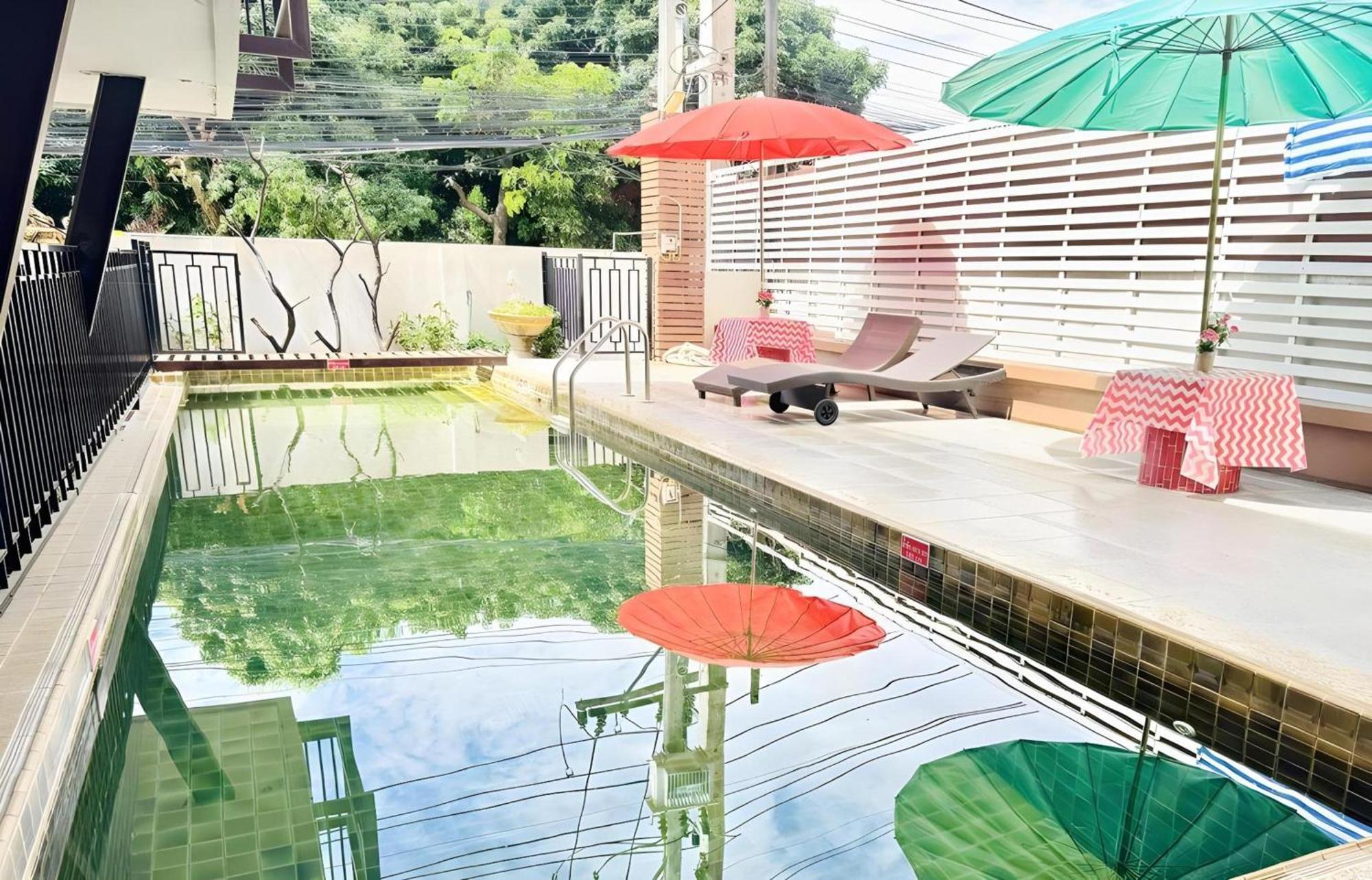 Готель Collection O Bupamontra Chiangmai Чіангмай Екстер'єр фото